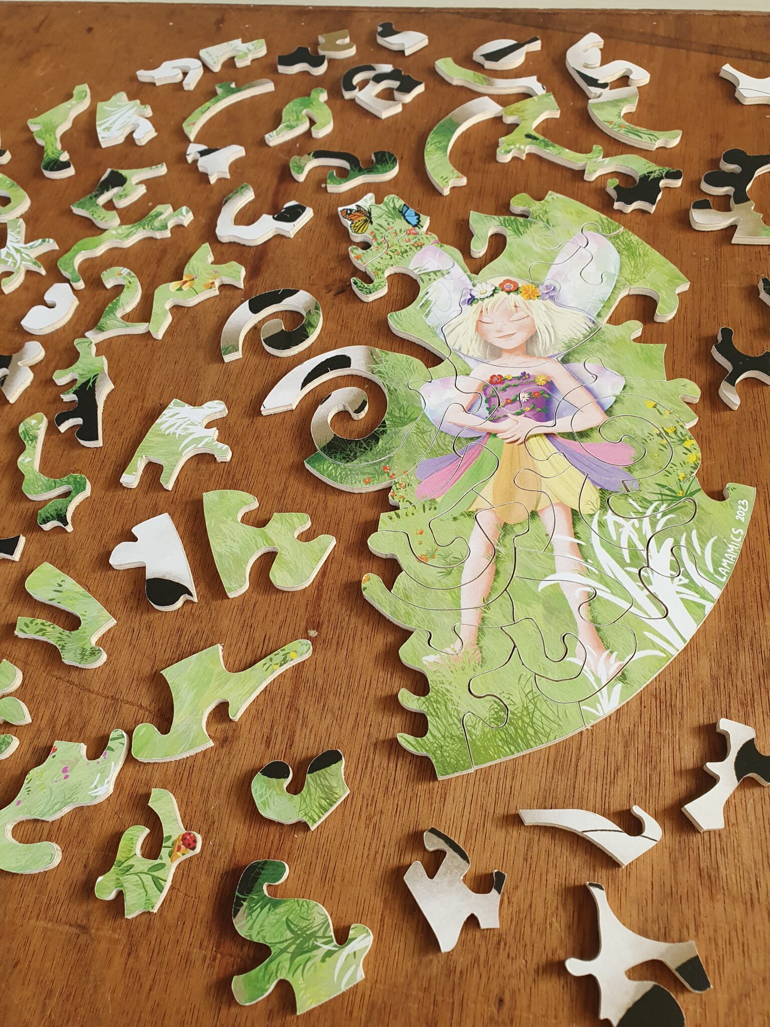 Puzzle en bois, fabriqué à la main, en France, en Loire Atlantique - illustration originale de Luminaile, un conte "Conte à grandir"