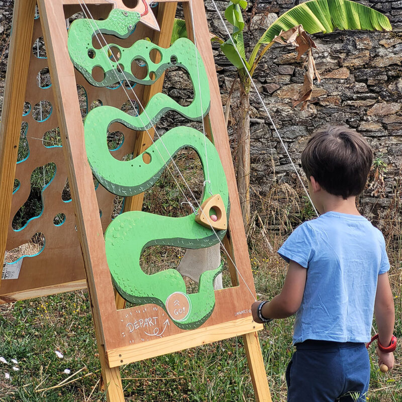Jeux d'estaminet, de mariages, de fêtes familiales, en bois, où il faut faire monter une boule sur un parcours - location sur vigneux de bretagne, loire atlantique