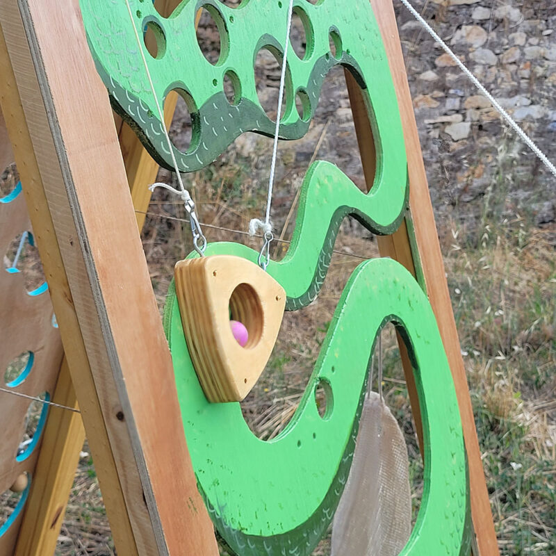 Jeux d'estaminet, de mariages, de fêtes familiales, en bois, où il faut faire monter une boule sur un parcours - location sur vigneux de bretagne, loire atlantique