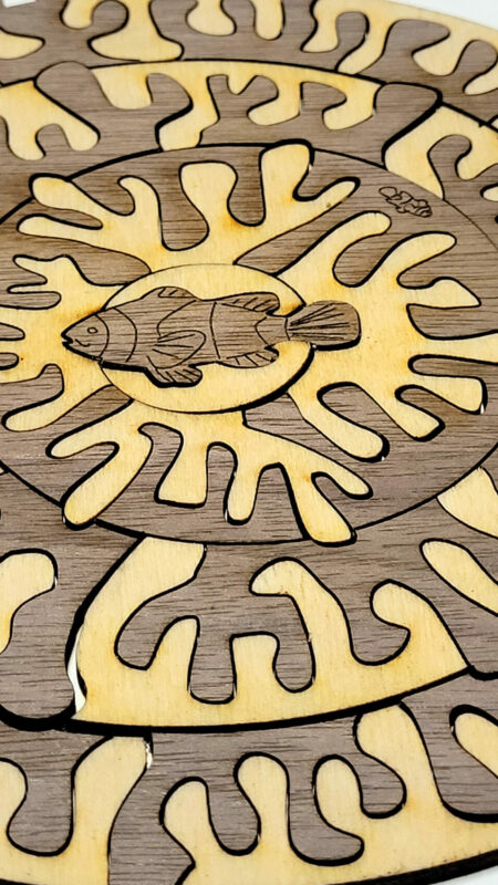 Puzzles en bois conçus, imaginés et fabriqués à vigneux de bretagne, en loire atlantique, en France. Casse-têtes découpés au laser pour une précision maximale.