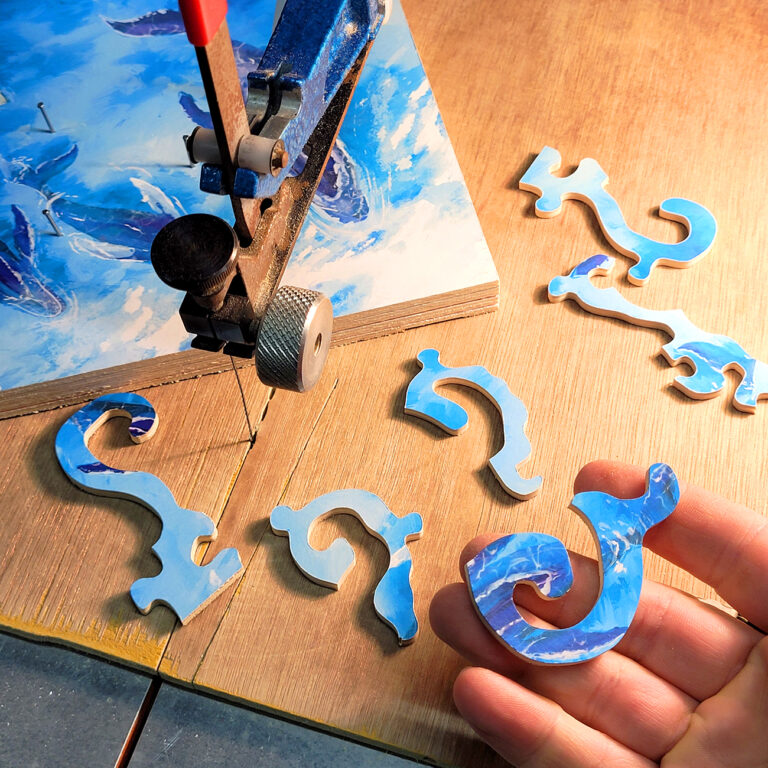 Puzzles en bois originaux conçus, imaginés et fabriqués en loire atlantique, en France. Casse-têtes découpés au laser pour une précision maximale. Le cadeau ludique et pas cher idéal !