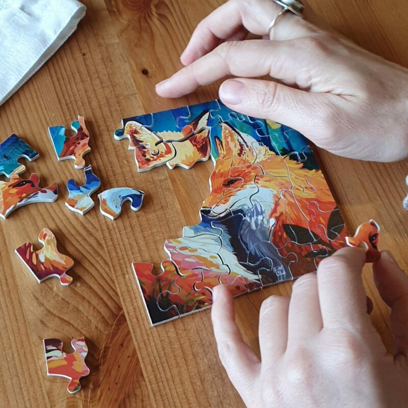Puzzles en bois conçus, imaginés et fabriqués à vigneux de bretagne, en loire atlantique, en France. Casse-têtes découpés au laser pour une précision maximale.