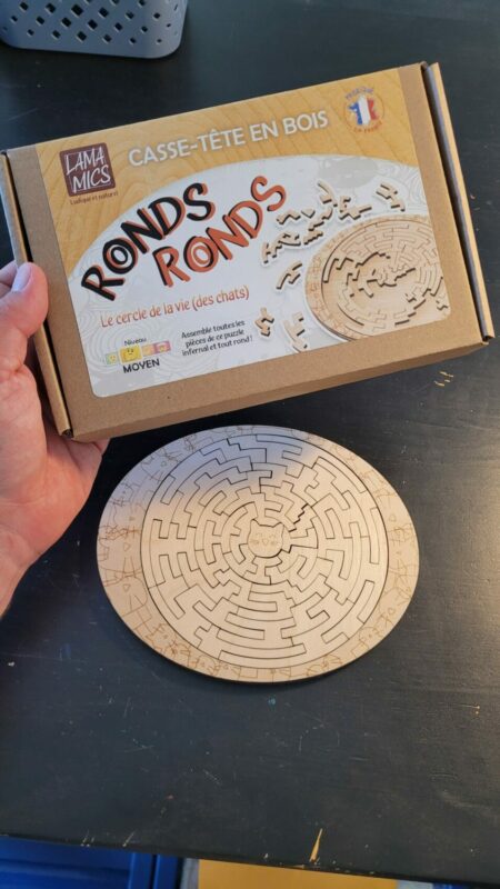 Puzzles en bois conçus, imaginés et fabriqués à vigneux de bretagne, en loire atlantique, en France. Casse-têtes découpés au laser pour une précision maximale.