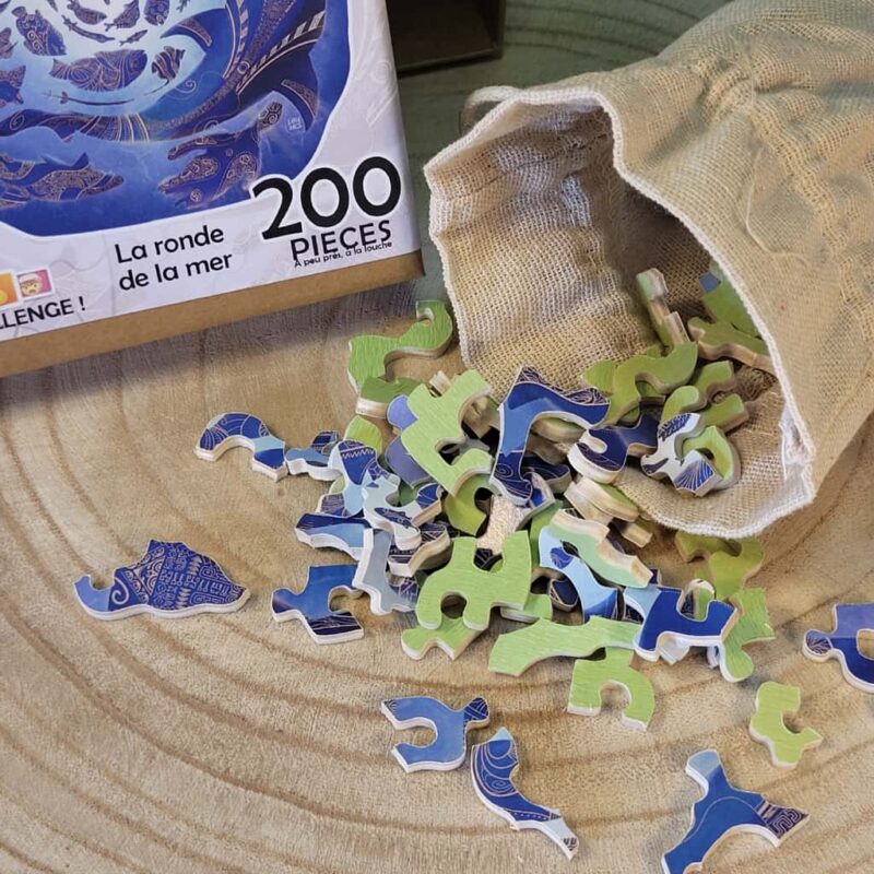Puzzles en bois conçus, imaginés et fabriqués à vigneux de bretagne, en loire atlantique, en France. Casse-têtes découpés au laser pour une précision maximale.